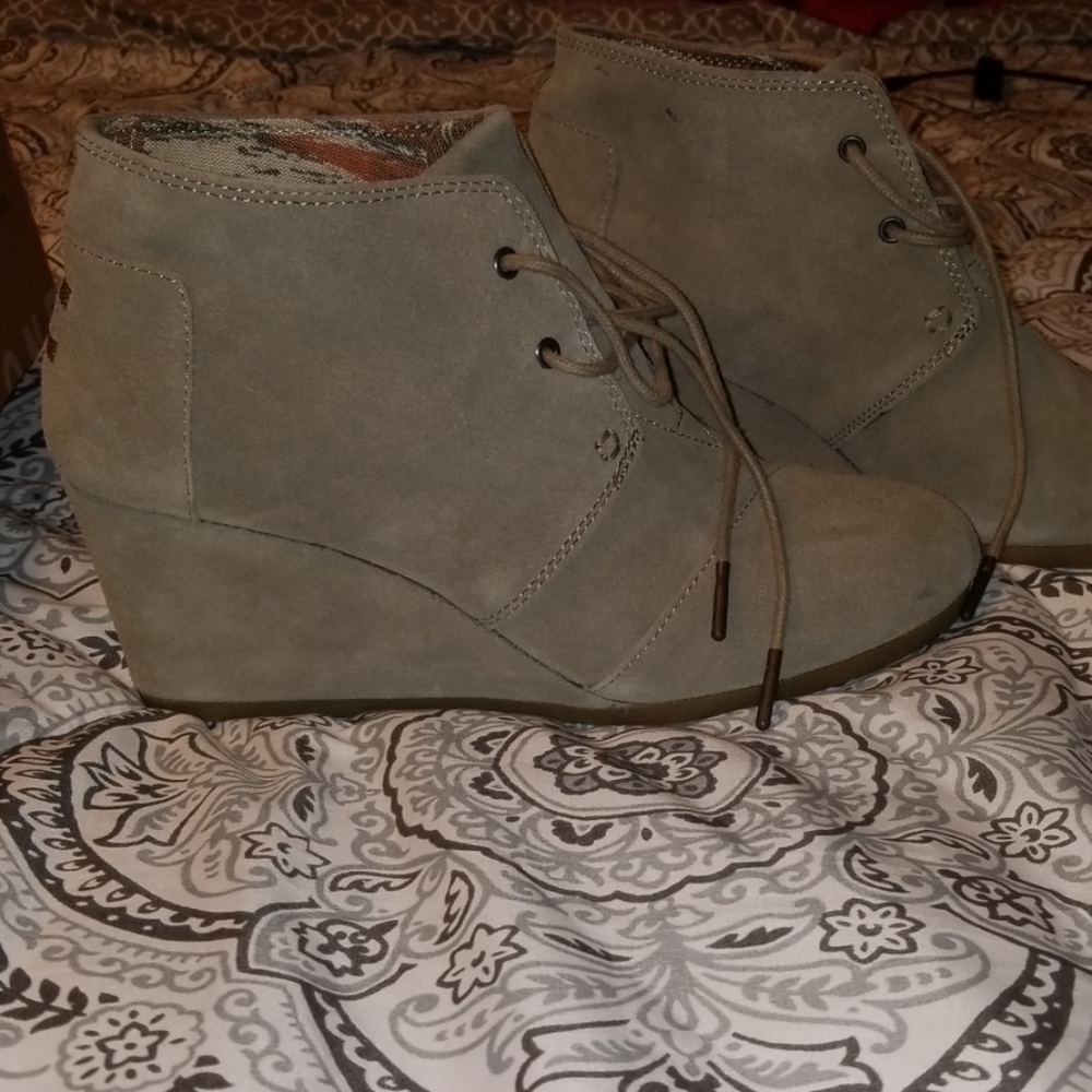 Toms Desert Wedge Booties
